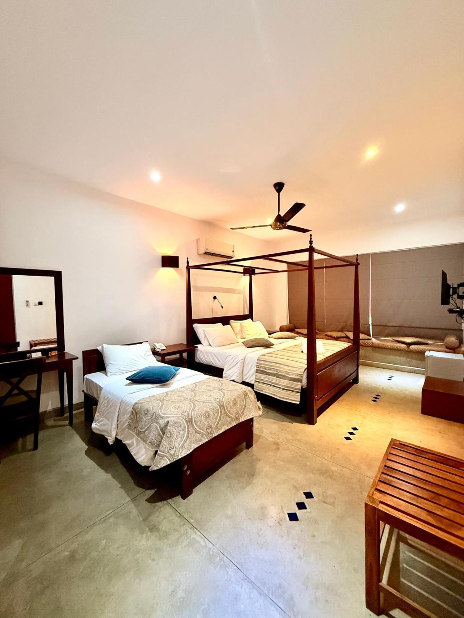 Hotel Coza Ceylon Dehiwala-Mount Lavinia Exterior foto